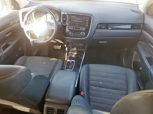 JA4AD3A37KJ001947 2019 MITSUBISHI OUTLANDER - Image 8