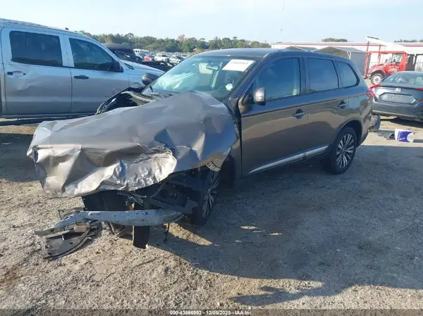 JA4AD3A37KZ006387 2019 MITSUBISHI OUTLANDER - Image 2