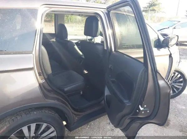 JA4AD3A37KZ006387 2019 MITSUBISHI OUTLANDER - Image 8