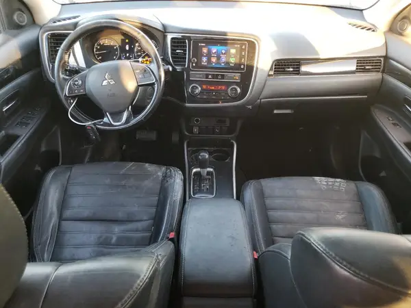JA4AD3A37KZ006924 2019 MITSUBISHI OUTLANDER - Image 8