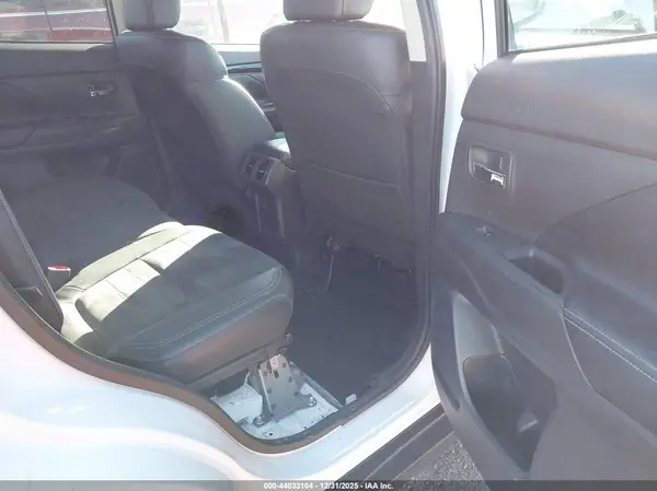 JA4AD3A37KZ007149 2019 MITSUBISHI OUTLANDER - Image 8