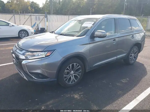 JA4AD3A37KZ014232 2019 MITSUBISHI OUTLANDER - Image 2