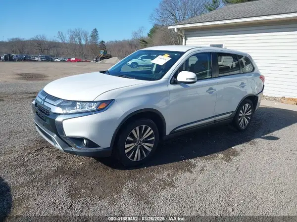 JA4AD3A37KZ030611 2019 MITSUBISHI OUTLANDER - Image 2