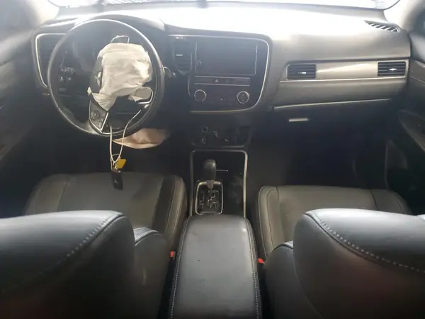 JA4AD3A37KZ039406 2019 MITSUBISHI OUTLANDER - Image 8