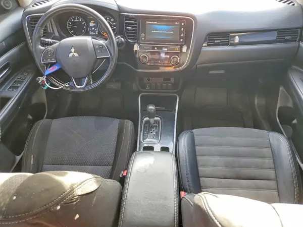 JA4AD3A37KZ042743 2019 MITSUBISHI OUTLANDER - Image 8