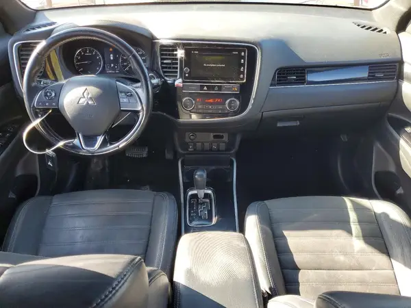 JA4AD3A37KZ050809 2019 MITSUBISHI OUTLANDER - Image 8