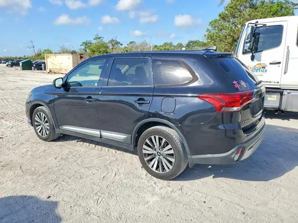JA4AD3A37KZ051636 2019 MITSUBISHI OUTLANDER - Image 2