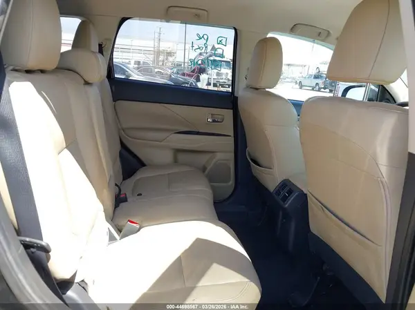 JA4AD3A37KZ055072 2019 MITSUBISHI OUTLANDER - Image 8