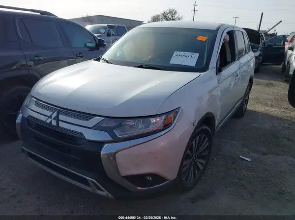 JA4AD3A37KZ055220 2019 MITSUBISHI OUTLANDER - Image 2
