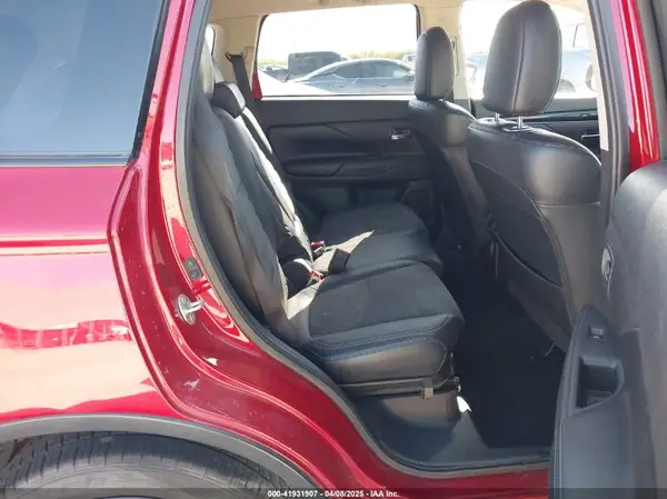 JA4AD3A37KZ055881 2019 MITSUBISHI OUTLANDER - Image 8