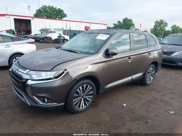 JA4AD3A37LZ004298 2020 MITSUBISHI OUTLANDER - Image 2
