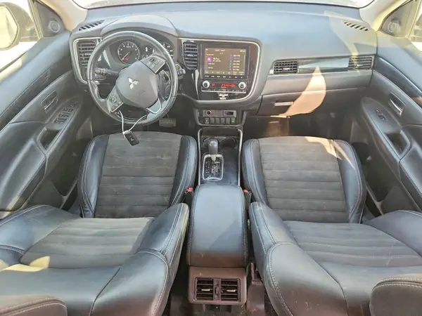 JA4AD3A37LZ006990 2020 MITSUBISHI OUTLANDER - Image 8