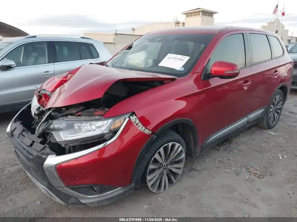 JA4AD3A37LZ016077 2020 MITSUBISHI OUTLANDER - Image 2