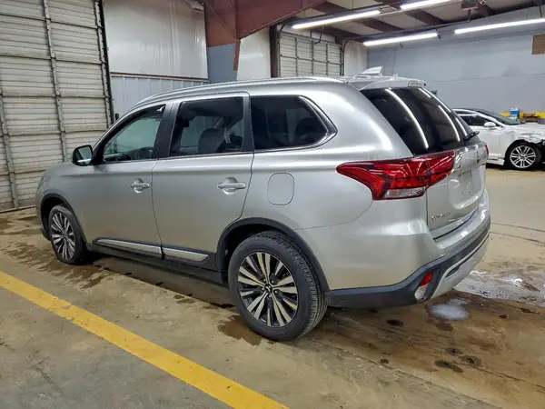 JA4AD3A37LZ017889 2020 MITSUBISHI OUTLANDER - Image 2