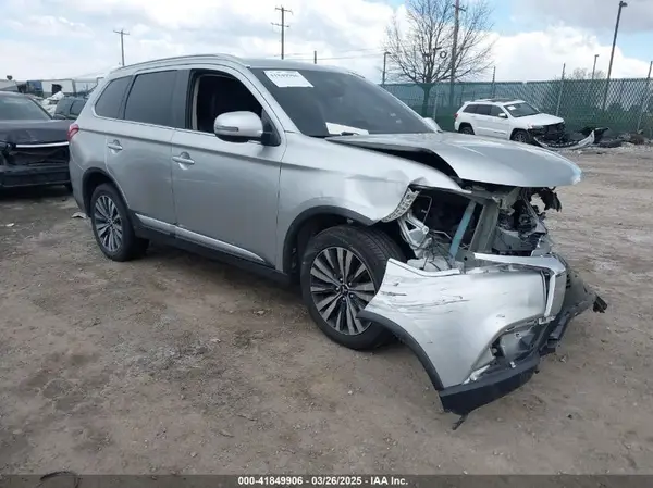 JA4AD3A37LZ032764 2020 MITSUBISHI OUTLANDER - Image 1
