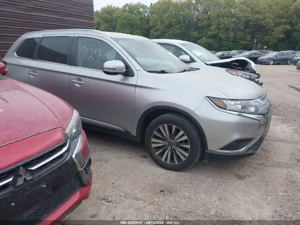 JA4AD3A37LZ034935 2020 MITSUBISHI OUTLANDER - Image 1