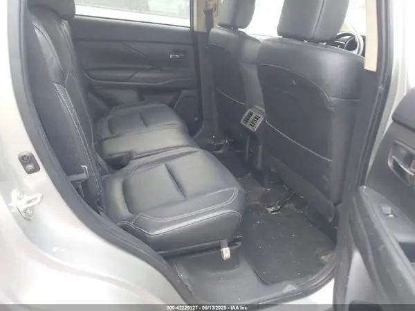 JA4AD3A37LZ034935 2020 MITSUBISHI OUTLANDER - Image 8