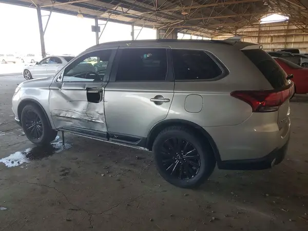JA4AD3A37LZ036331 2020 MITSUBISHI OUTLANDER - Image 2
