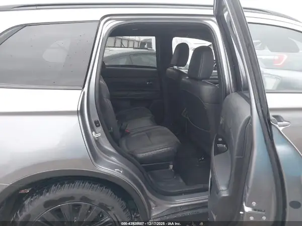 JA4AD3A37LZ036734 2020 MITSUBISHI OUTLANDER - Image 8