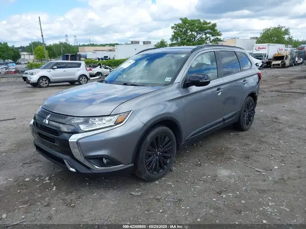 JA4AD3A37LZ036944 2020 MITSUBISHI OUTLANDER - Image 2