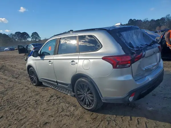JA4AD3A37LZ040430 2020 MITSUBISHI OUTLANDER - Image 2