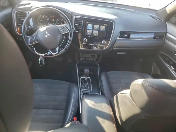 JA4AD3A37LZ040430 2020 MITSUBISHI OUTLANDER - Image 8