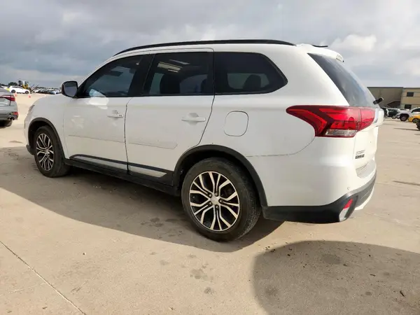 JA4AD3A38GZ000749 2016 MITSUBISHI OUTLANDER - Image 2