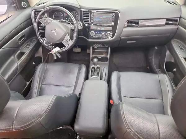 JA4AD3A38GZ000749 2016 MITSUBISHI OUTLANDER - Image 8
