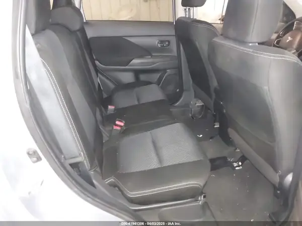 JA4AD3A38GZ003649 2016 MITSUBISHI OUTLANDER - Image 8