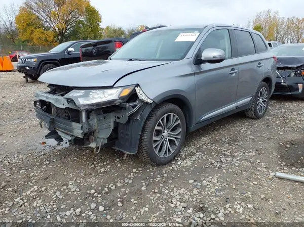 JA4AD3A38GZ003750 2016 MITSUBISHI OUTLANDER - Image 2