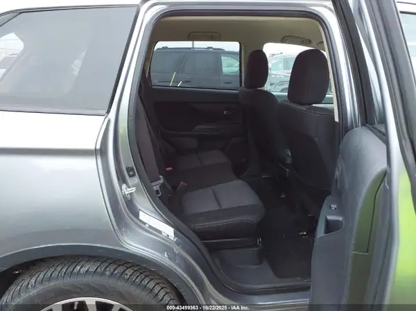 JA4AD3A38GZ003750 2016 MITSUBISHI OUTLANDER - Image 8