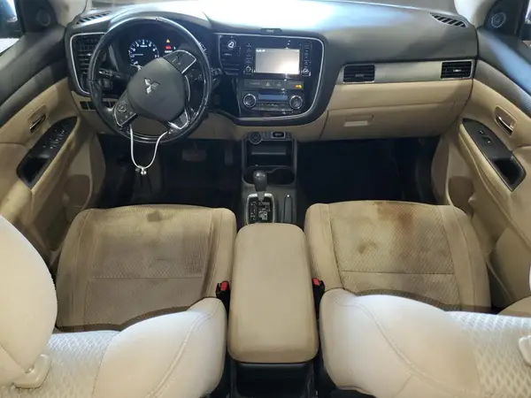 JA4AD3A38GZ004378 2016 MITSUBISHI OUTLANDER - Image 8