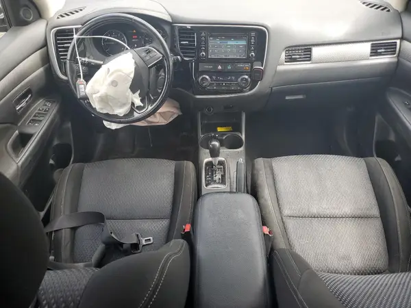 JA4AD3A38GZ007913 2019 MITSUBISHI OUTLANDER - Image 8
