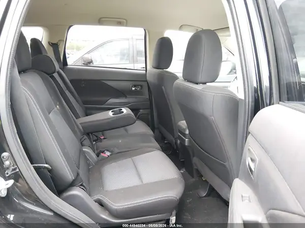 JA4AD3A38GZ037154 2016 MITSUBISHI OUTLANDER - Image 8