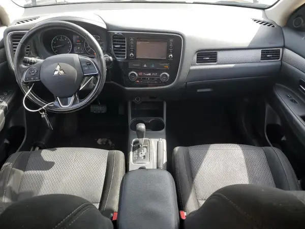 JA4AD3A38GZ043004 2016 MITSUBISHI OUTLANDER - Image 8
