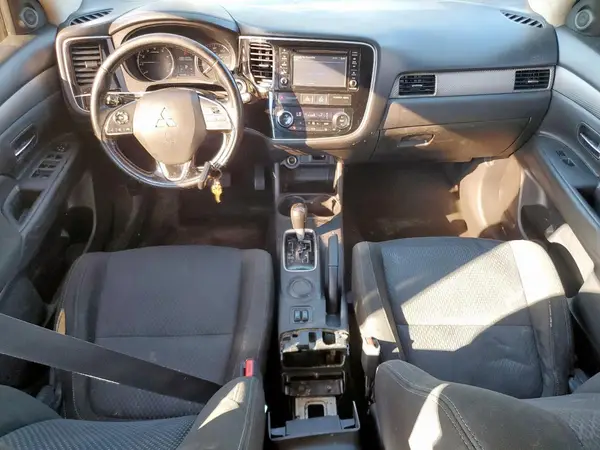 JA4AD3A38GZ046243 2016 MITSUBISHI OUTLANDER - Image 8