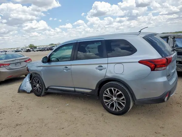 JA4AD3A38GZ055962 2016 MITSUBISHI OUTLANDER - Image 2