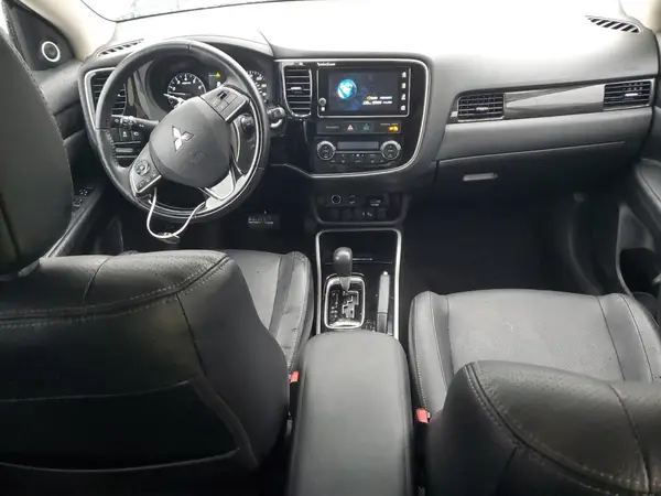 JA4AD3A38HZ000221 2017 MITSUBISHI OUTLANDER - Image 8