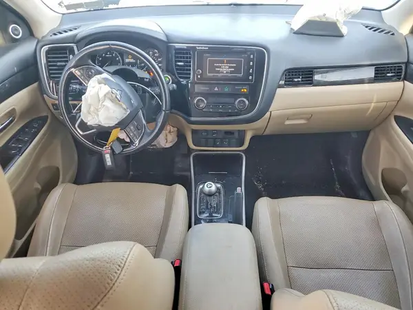 JA4AD3A38HZ000610 2017 MITSUBISHI OUTLANDER - Image 8