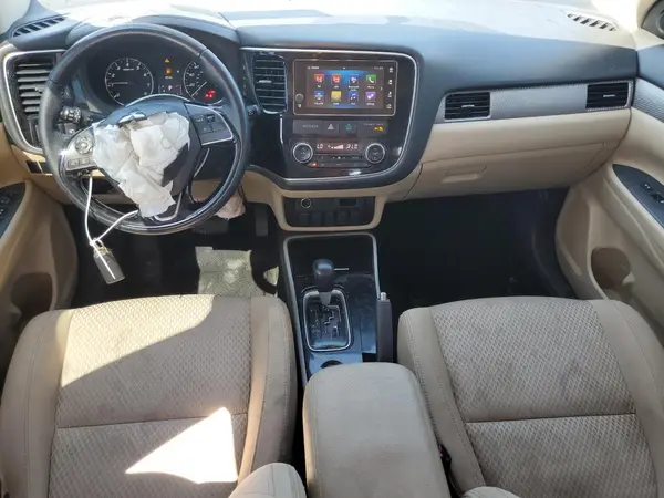 JA4AD3A38HZ000817 2017 MITSUBISHI OUTLANDER - Image 8