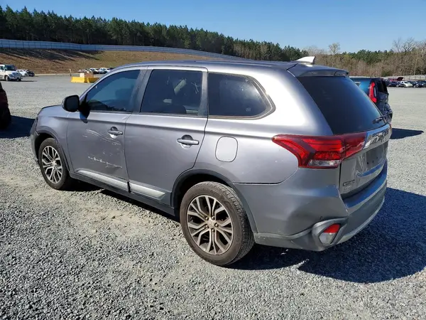 JA4AD3A38HZ005001 2017 MITSUBISHI OUTLANDER - Image 2