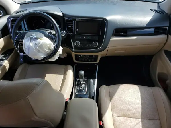 JA4AD3A38HZ005421 2017 MITSUBISHI OUTLANDER - Image 8