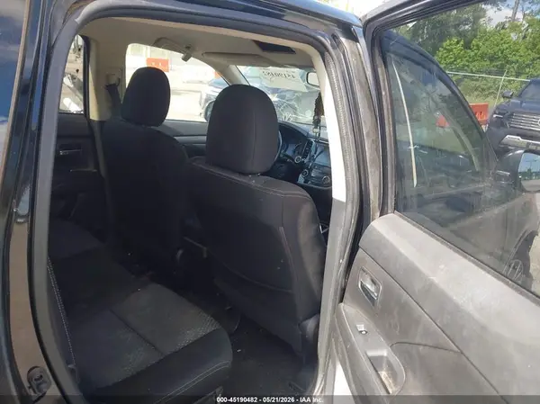 JA4AD3A38HZ007282 2017 MITSUBISHI OUTLANDER - Image 8