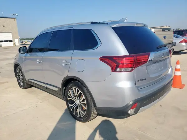 JA4AD3A38HZ008173 2017 MITSUBISHI OUTLANDER - Image 2