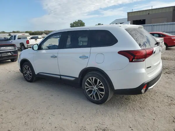 JA4AD3A38HZ009078 2017 MITSUBISHI OUTLANDER - Image 2
