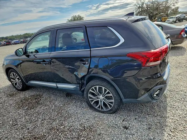 JA4AD3A38HZ010666 2017 MITSUBISHI OUTLANDER - Image 2