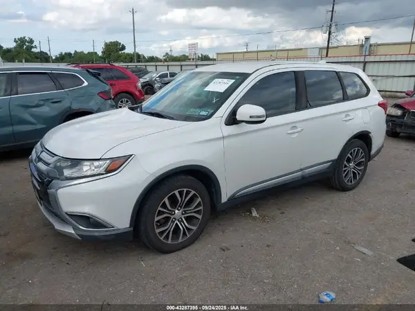 JA4AD3A38HZ019092 2017 MITSUBISHI OUTLANDER - Image 2