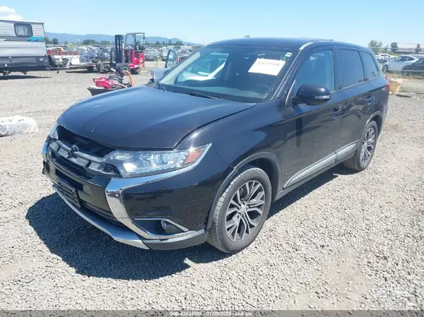 JA4AD3A38HZ023238 2017 MITSUBISHI OUTLANDER - Image 2