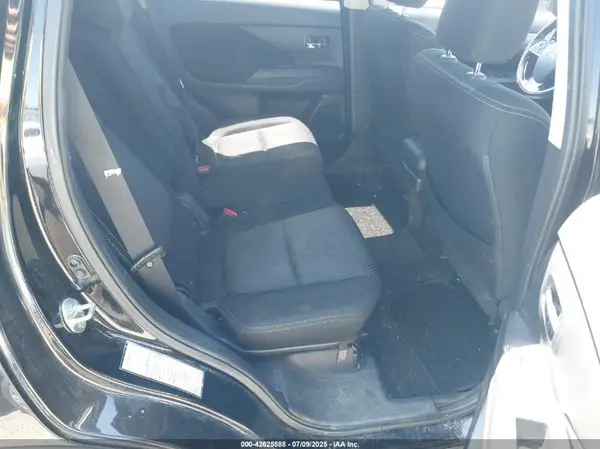 JA4AD3A38HZ023238 2017 MITSUBISHI OUTLANDER - Image 8
