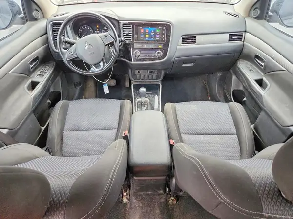 JA4AD3A38HZ033641 2017 MITSUBISHI OUTLANDER - Image 8
